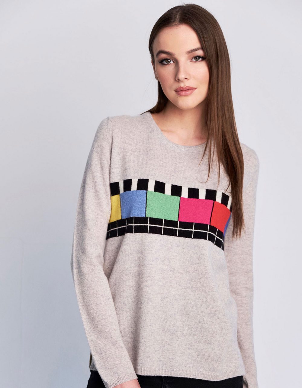 A malin darlin Test Bild Marl womens cashmere jumper with crew neck and no signal TV pattern across the front.